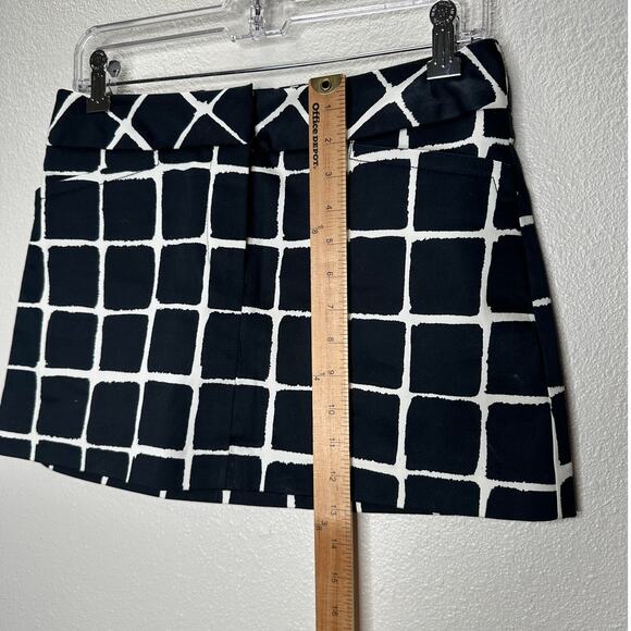 Trina Turk Black & White Check Front Zip Pocket Mini Skirt 4 - Picture 12 of 12